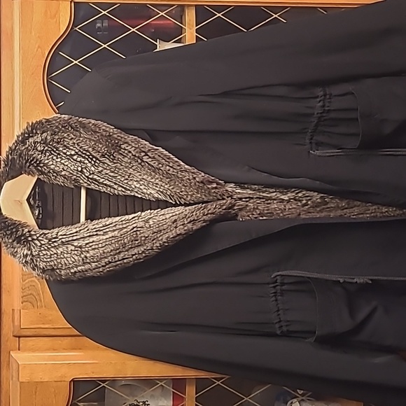 Faux Fur Vest - Picture 5 of 5